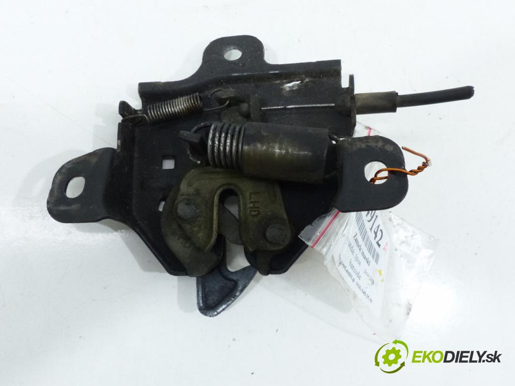 Hyundai Atos 1.1 12V 63 hp 46 kW 1100 cm3 zámok kapoty