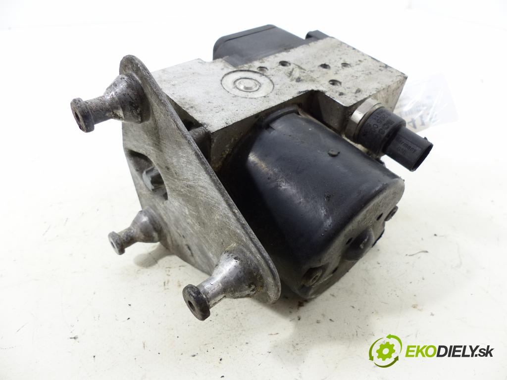 Mercedes Vaneo 1.9 8V 125 hp  92 kW 1900 cm3  pumpa ABS  (Pumpy brzdové)