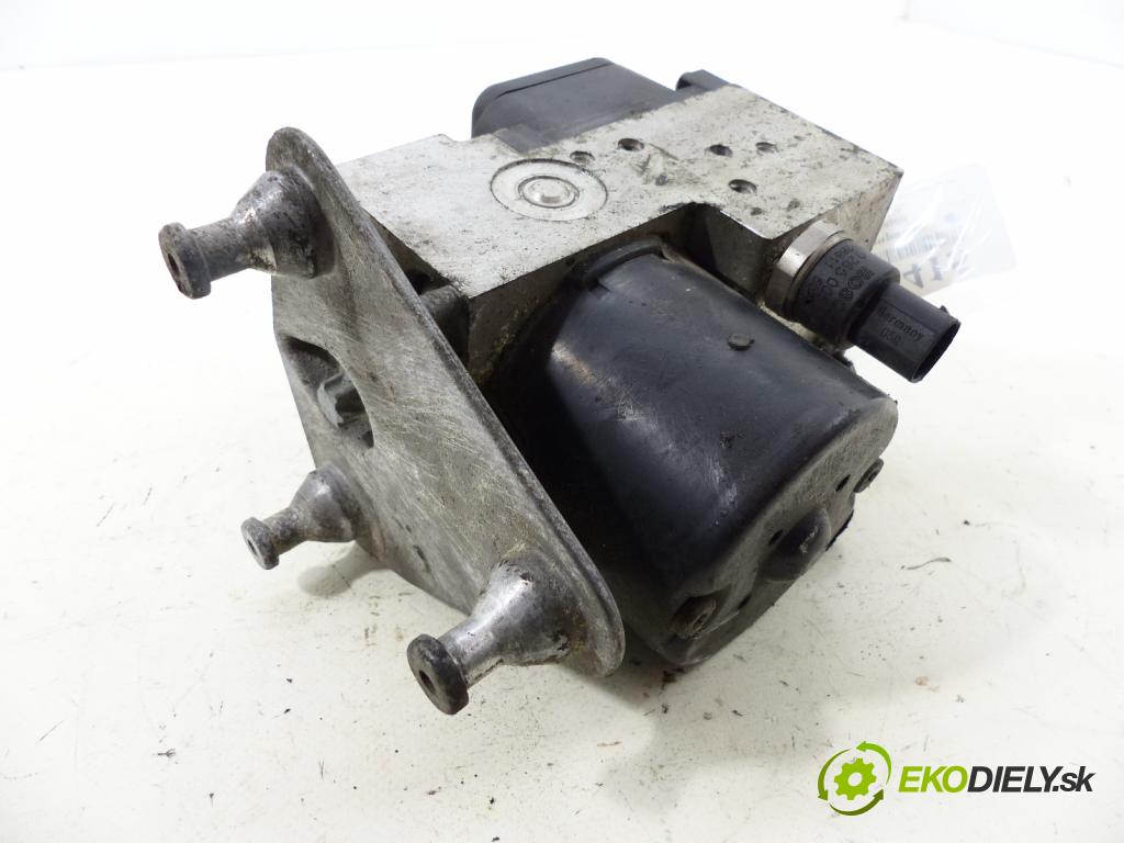 Mercedes Vaneo 1.9 8V 125 hp  92 kW 1900 cm3  pumpa ABS  (Pumpy brzdové)