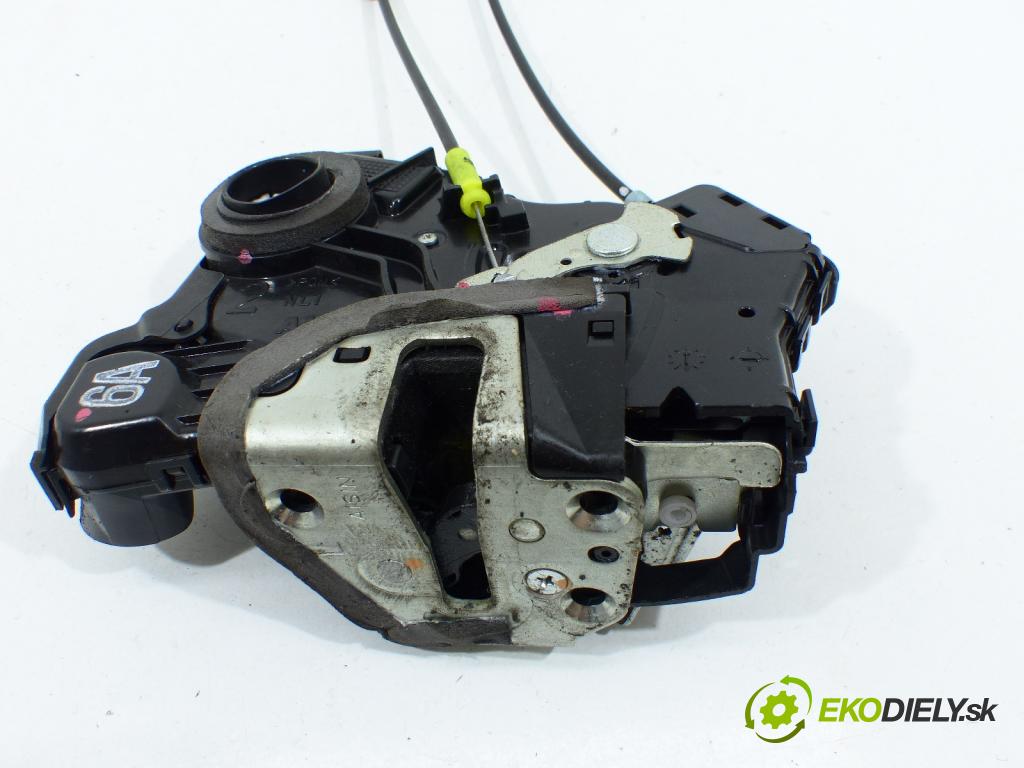 Toyota Corolla E15 2007-2014 1.6 16V VVTI 124hp  91 kW 1600 cm3  zámok predný ľavy