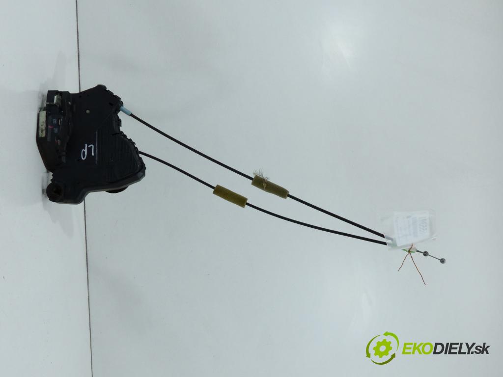 Toyota Corolla E15 2007-2014 1.6 16V VVTI 124hp  91 kW 1600 cm3  zámok predný ľavy