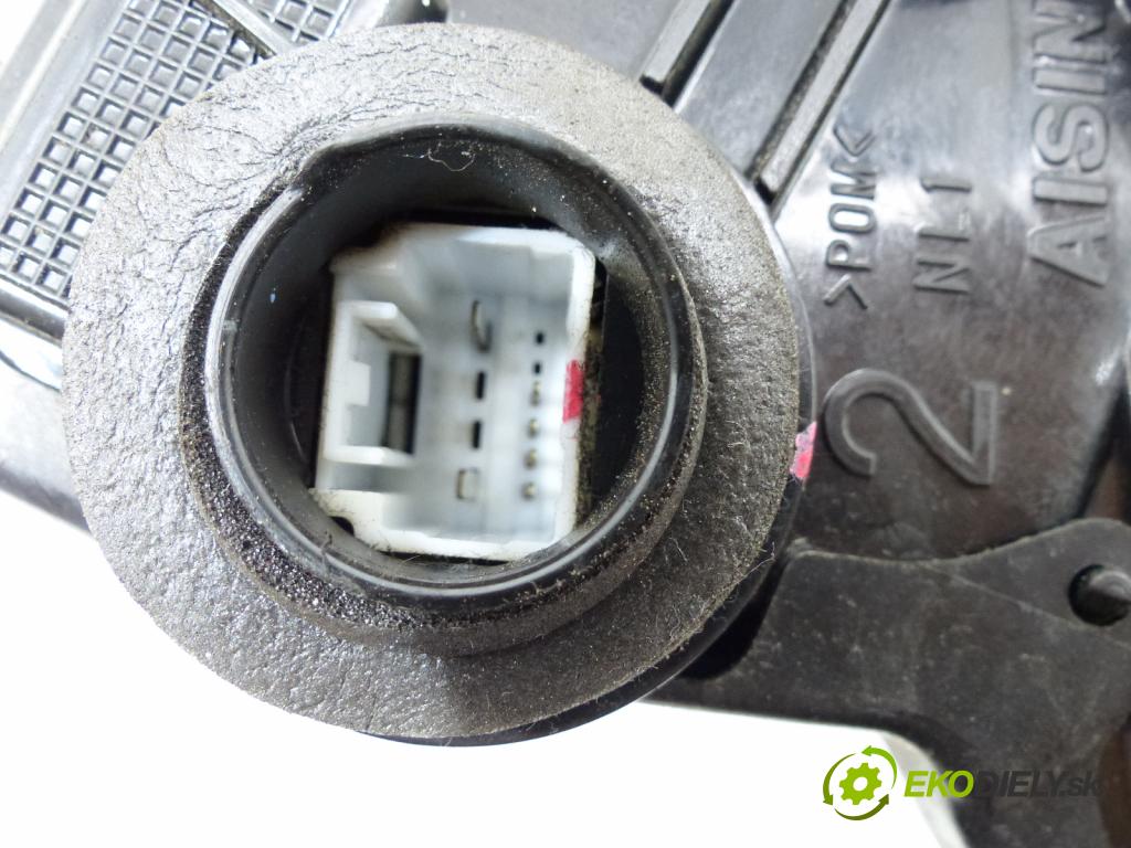 Toyota Corolla E15 2007-2014 1.6 16V VVTI 124hp  91 kW 1600 cm3  zámok predný ľavy