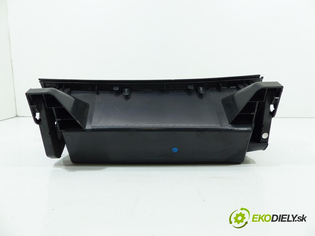 Toyota Corolla E15 2007-2014 1.6 16V VVTI 124hp 91 kW 1600 cm3 Priehradka, kastlík