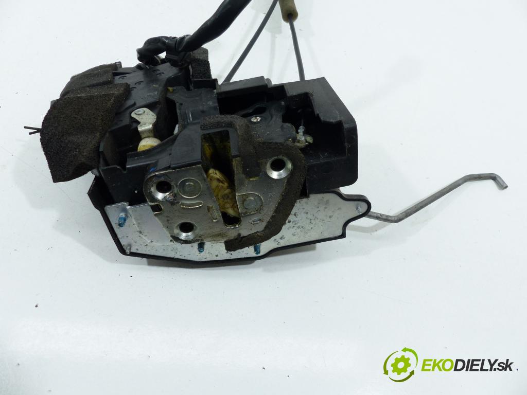 Mazda Cx-7 2.3 - 260 hp  191 kW 2300 cm3  zámok přední část pravý