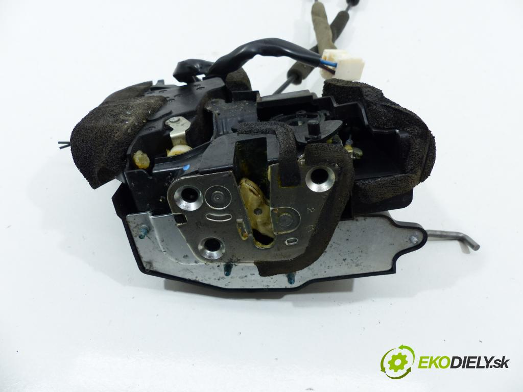 Mazda Cx-7 2.3 - 260 hp  191 kW 2300 cm3  zámok zadní část pravý