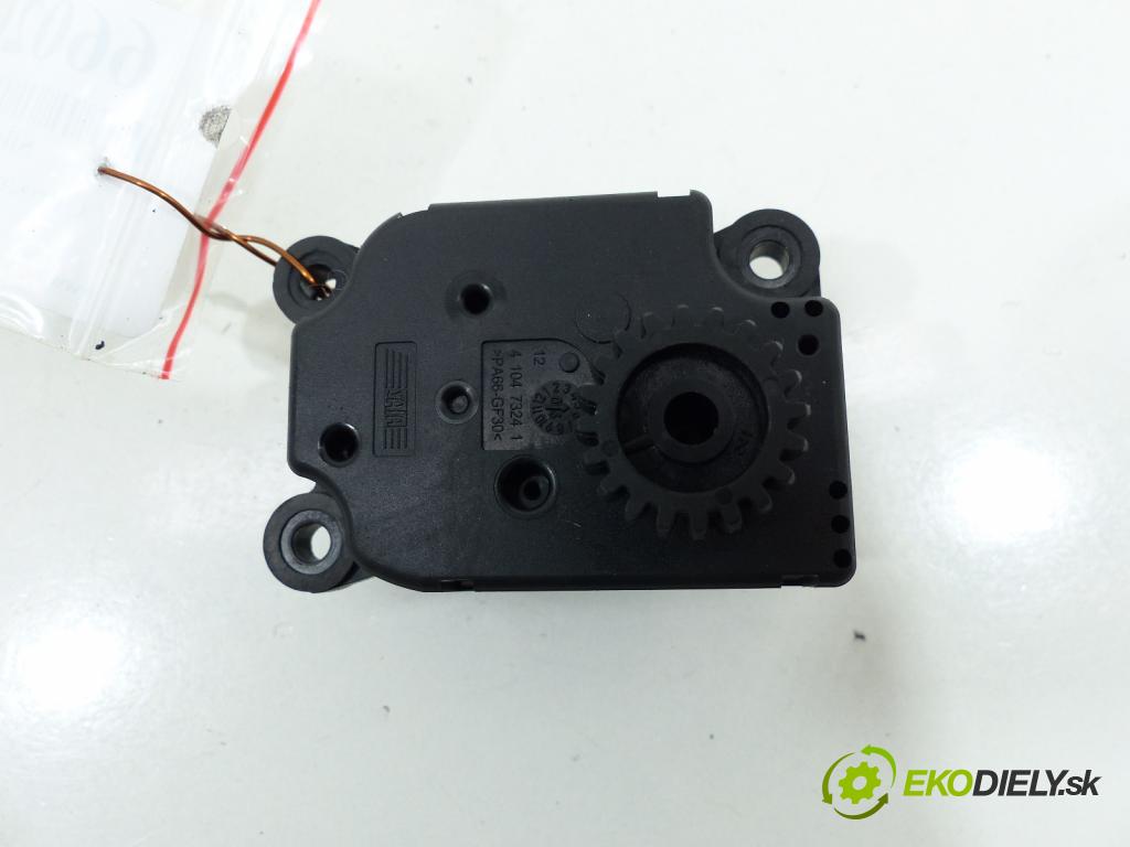 Citroen C4 2004-2011 2.0 16V 140 HP  103 kW 2000 cm3  Motorček kúrenia