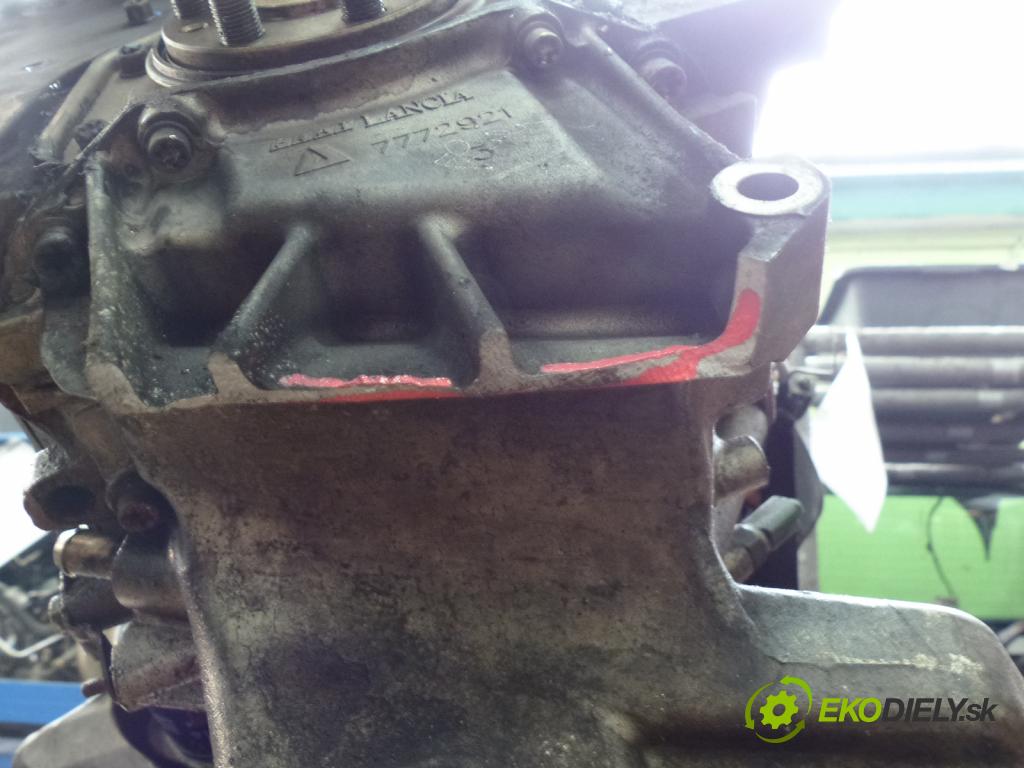 Lancia Thesis 2.4 JTD 150 hp  110 kW 2400 cm3  motor DIESLA