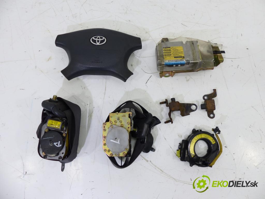 Toyota Corolla E11 1997-2002 1.4 16V VVTI 97 hp  71 kW 1400 cm3  silenbloku vzduchové