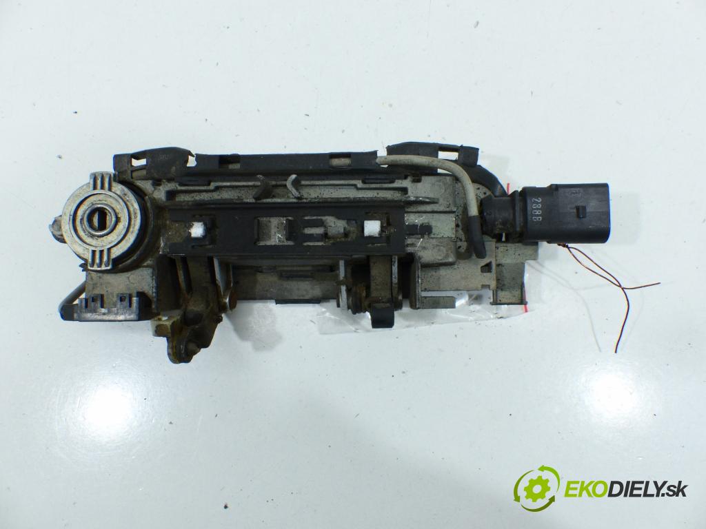 Audi A3 8L 1996-2003 1.9 TDI 110 HP  81 kW 1900 cm3  Kľučka predný pravá vonkajšia  (Ostatné)