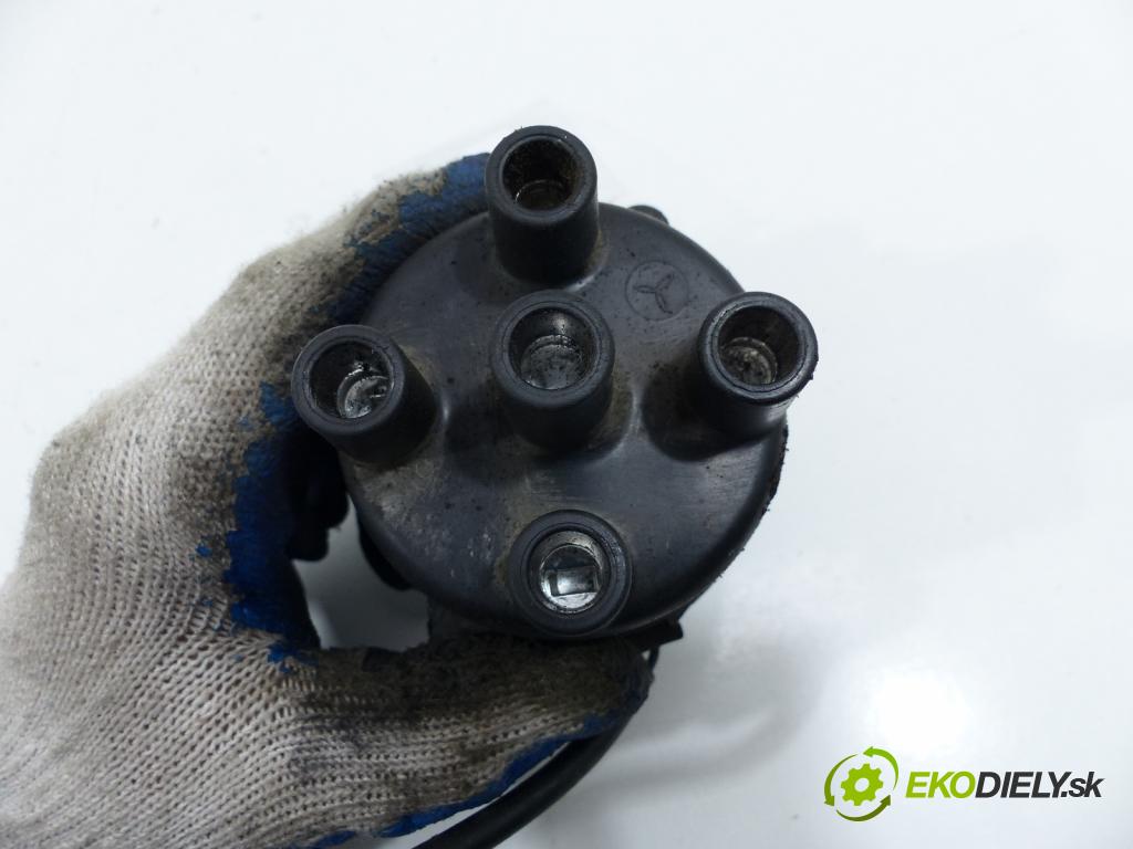 Suzuki Wagon R+ 1.0 8V   1000 cm3  Rozdeľovač -  (Rozdeľovače)