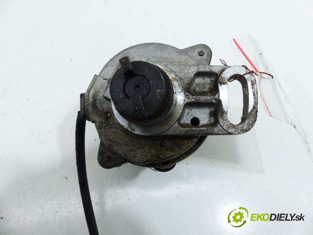 Suzuki Wagon R+ 1.0 8V   1000 cm3  Rozdeľovač -  (Rozdeľovače)