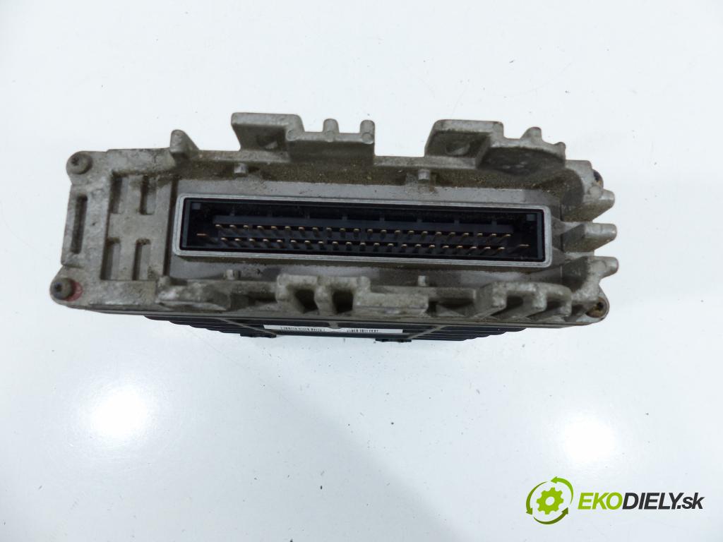 Vw Golf III 1991-1998 2.0 8V 116 HP  85 kW 2000 cm3  Jednotka riadiaca