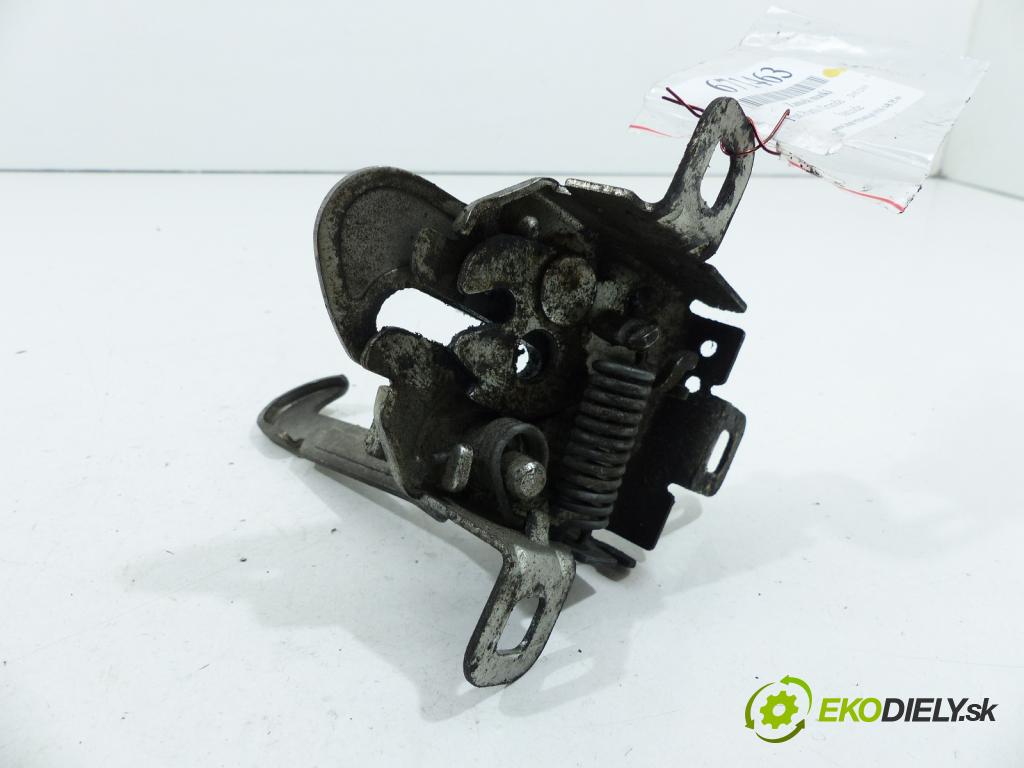 Fiat Punto Grande 1.9 JTD 131 hp  96 kW 1900 cm3  zámok kapoty