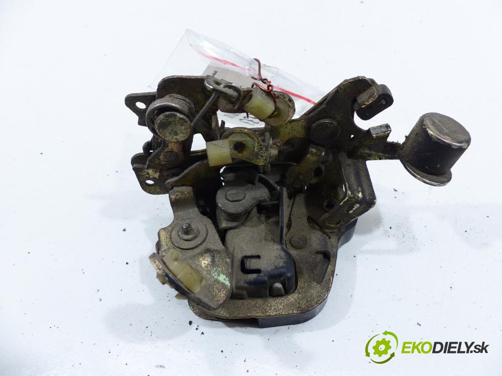 Opel Corsa B 1993-1999 1.4   1400 cm3  zámok zadní část levý