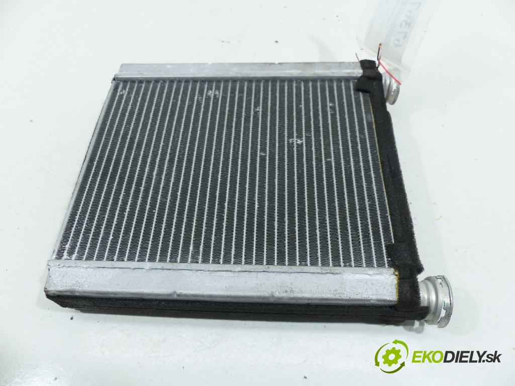 Honda Jazz II 2002-2008 1.2 8V 77 HP  57 kW 1200 cm3  Výhrevné teleso, radiátor kúrenia  (Radiátory kúrenia)