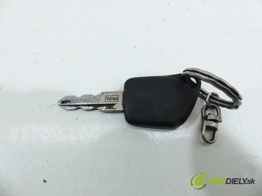 Peugeot 306 1.4 8V   1400 cm3  spínačka  (Spínací skříňky a klíče)