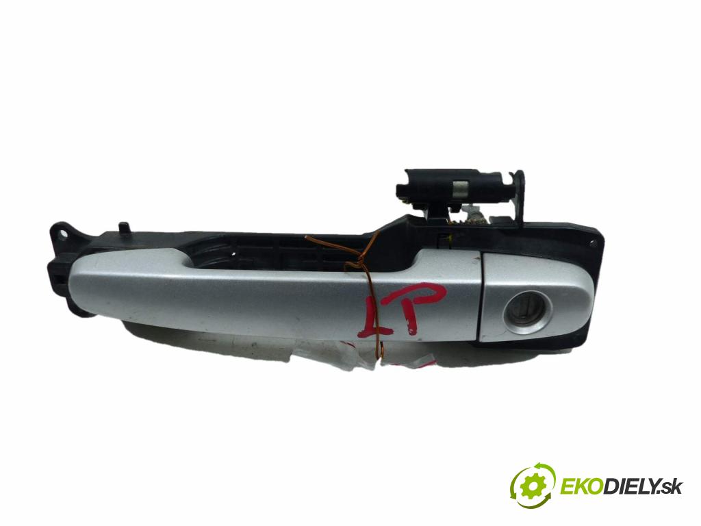 Toyota Corolla E15 2007-2014 1.4 D4D 90 HP  66 kW 1400 cm3  Kľučka predný ľavá strana vonkajšia  (Vonkajšie predné ľavé)