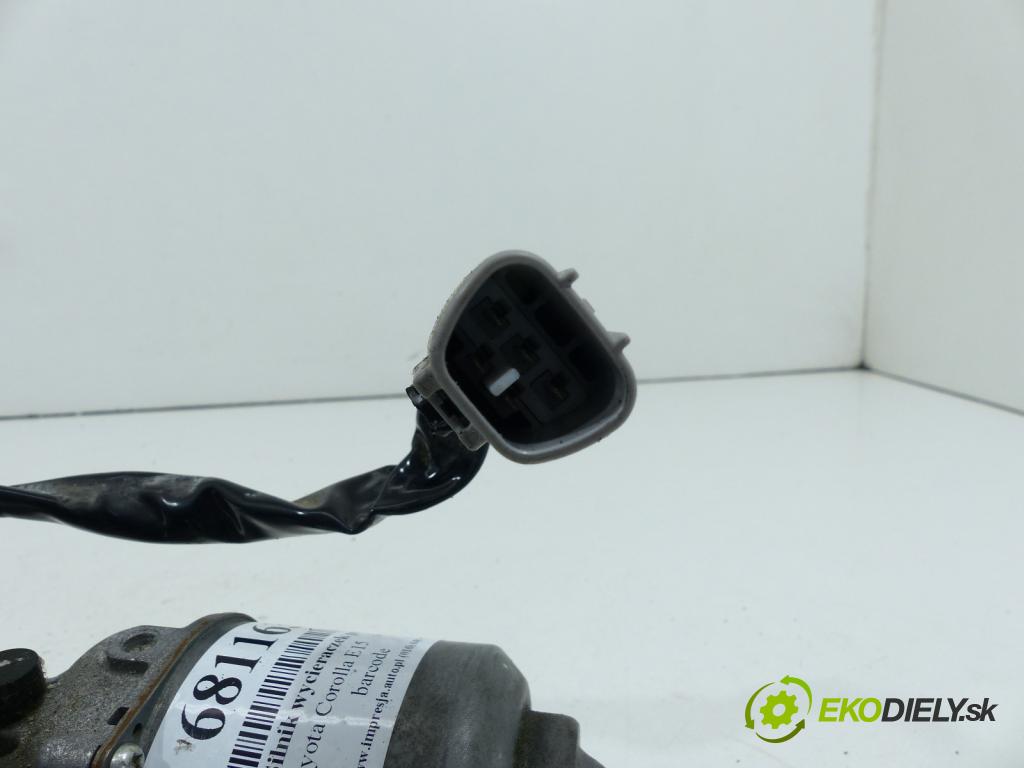 Toyota Corolla E15 2007-2014 1.4 D4D 90 hp  66 kW 1400 cm3  motor stěračů přední část