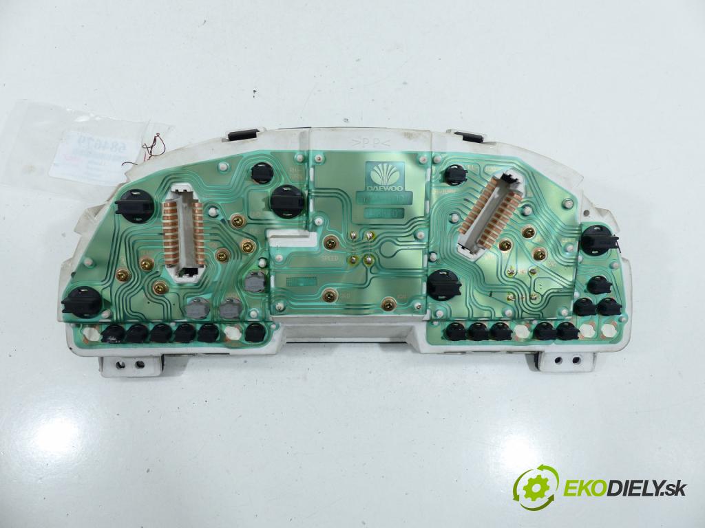 Daewoo Nubira II 1999-2003 2.0 16V 133 hp  98 kW 2000 cm3  prístrojovka  (Přístrojové desky, displeje)