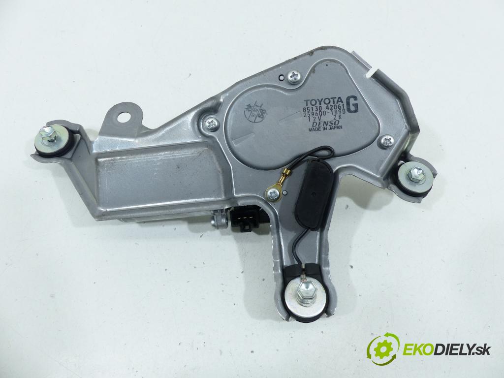 Toyota Rav4 III 2005-2012 2.4 16V VVTI 165 HP  121 kW 2400 cm3  Motor stierače zad