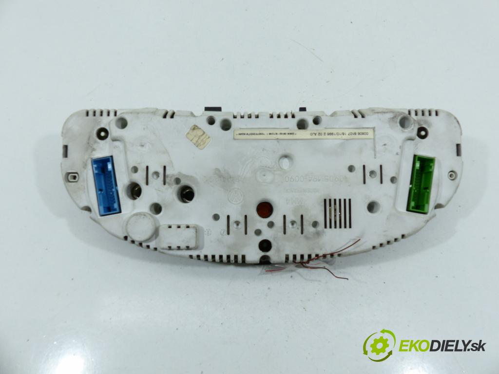 Vw Passat B5 1995-2005 1.9 TDI 90 hp  66 kW 1900 cm3  prístrojovka  (Přístrojové desky, displeje)