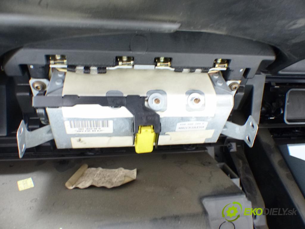 Skoda Fabia I 1999-2007 1.4 MPI 60 HP  44 kW 1400 cm3  palubovka -