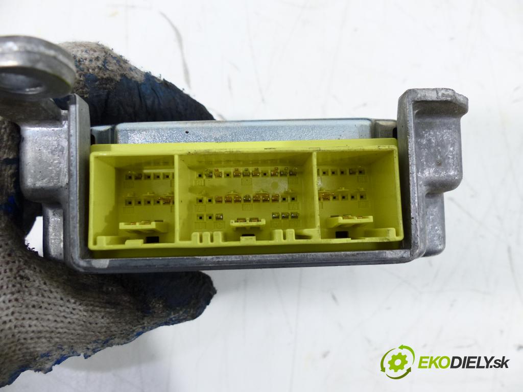 Toyota Corolla E12 2001-2009 1.6 16V VVTI 110 HP  81 kW 1600 cm3  palubovka -