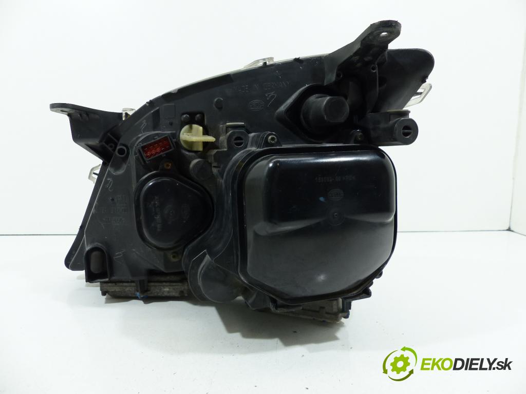 Opel Signum 3.0 CDTI V6 177 HP  130 kW 3000 cm3  Svetlomet pravy  (Pravé)