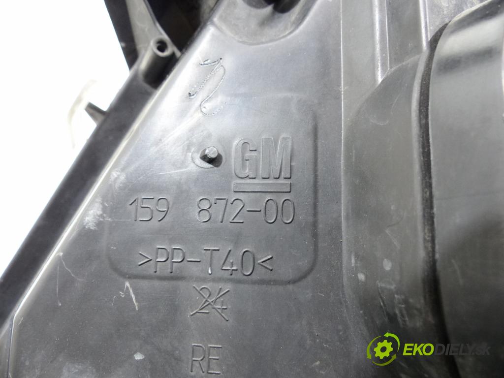 Opel Signum 3.0 CDTI V6 177 HP  130 kW 3000 cm3  Svetlomet pravy  (Pravé)