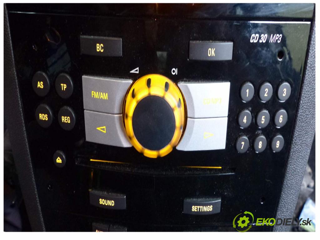 Opel Corsa D 2006-2014 1.4 16V 90 HP  66 kW 1400 cm3  RADIO  (Audio zariadenia)