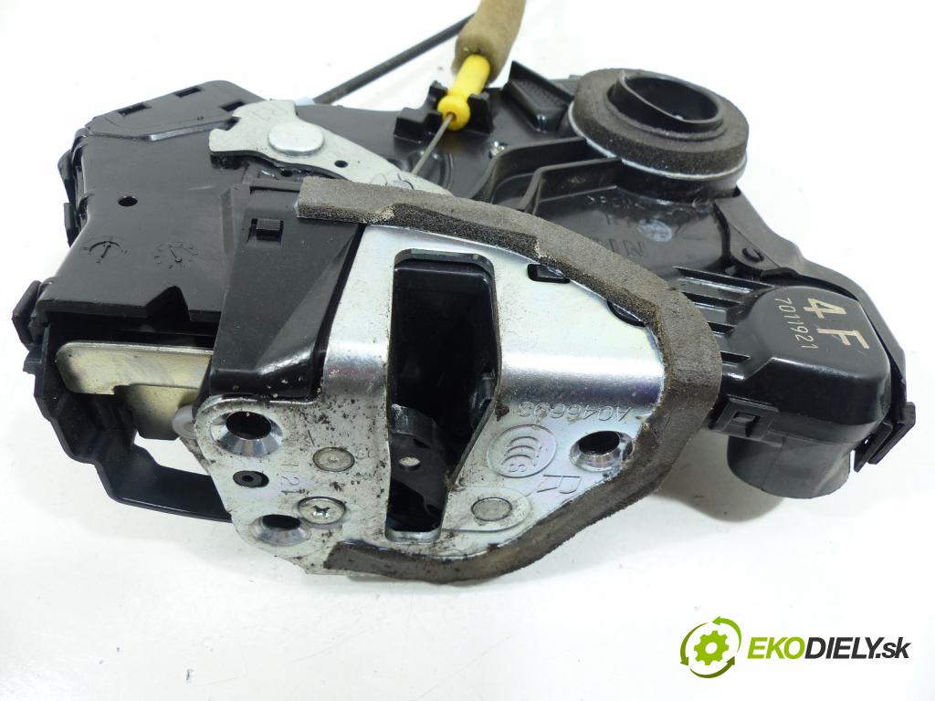 Toyota Corolla E15 2007-2014 1.6 16V VVTI 124 hp  91 kW 1600 cm3  zámok přední část pravý 