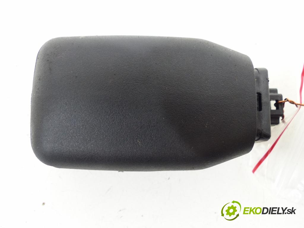 Toyota Corolla E15 2007-2014 1.6 16V VVTI 124hp  91 kW 1600 cm3  Snímač dažďa  (Snímače dažďa)