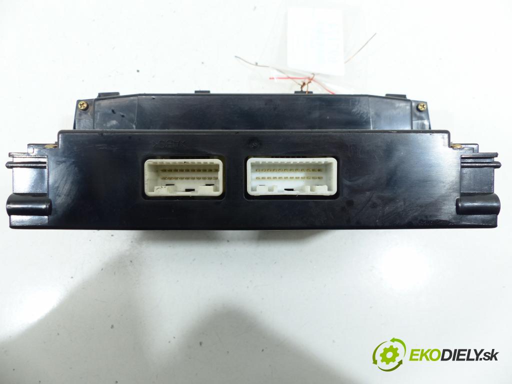 Toyota Avensis II T25 2003-2008 2.0 D4D 116 HP  85 kW 2000 cm3  - Panel kúrenia