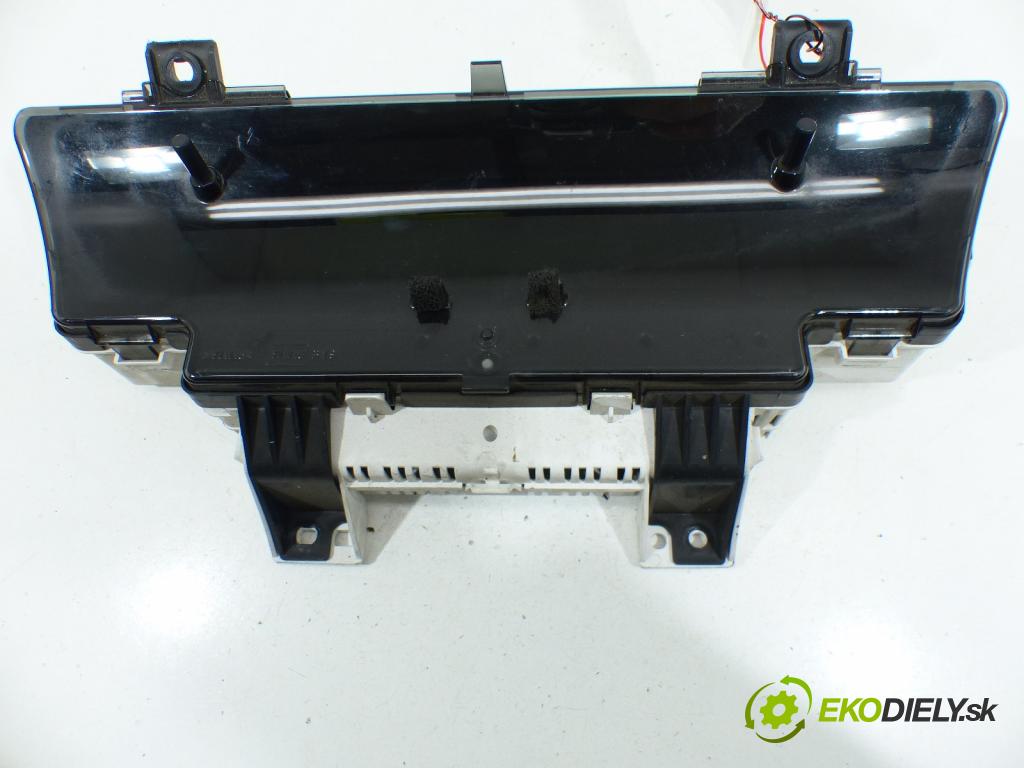 Suzuki Liana 1.6 16V 103 HP  76 kW 1600 cm3  Prístrojovka  (Prístrojové dosky, displeje)