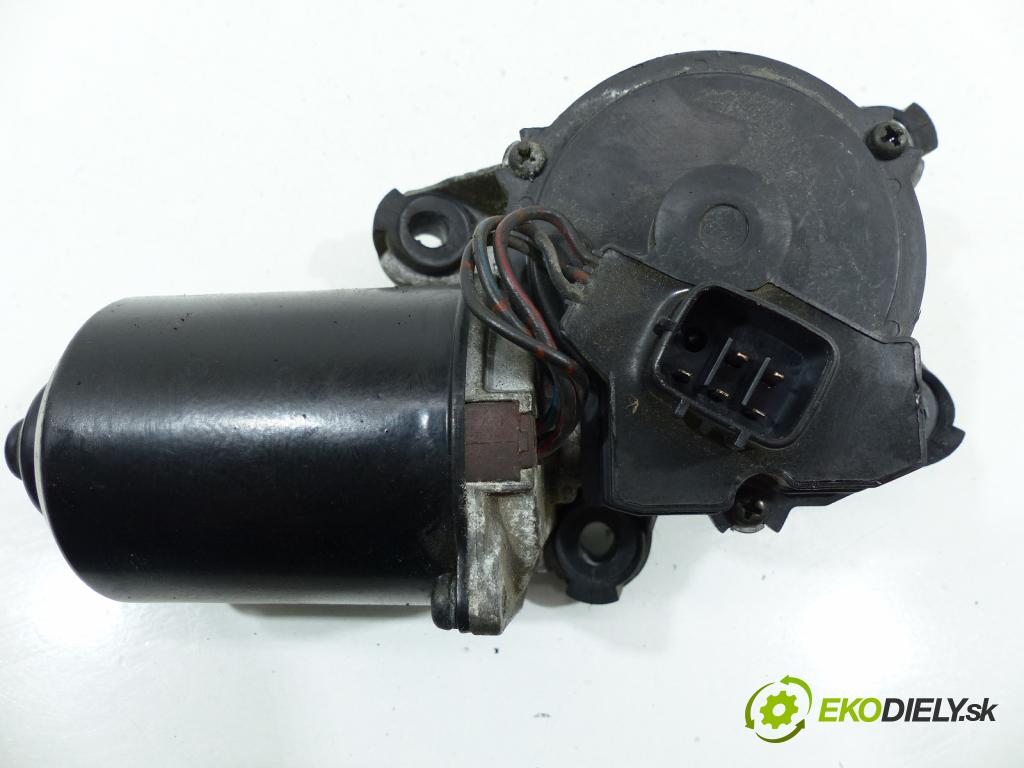 Toyota Rav4 I 1994-2000 2.0 16V 129 hp  95 kW 2000 cm3  motor stěračů přední část