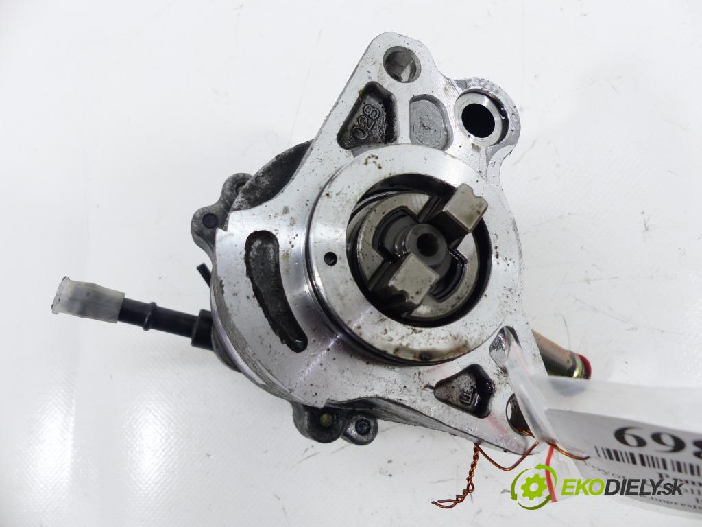 Toyota Corolla Verso II 2004-2009 2.0 D4D 116 hp  85 kW 2000 cm3  pumpa vakuová