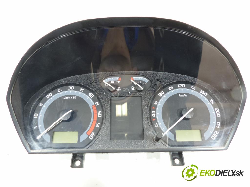 Skoda Fabia I 1999-2007 1.4 TDI 75 hp  55 kW 1400 cm3  prístrojovka  (Přístrojové desky, displeje)