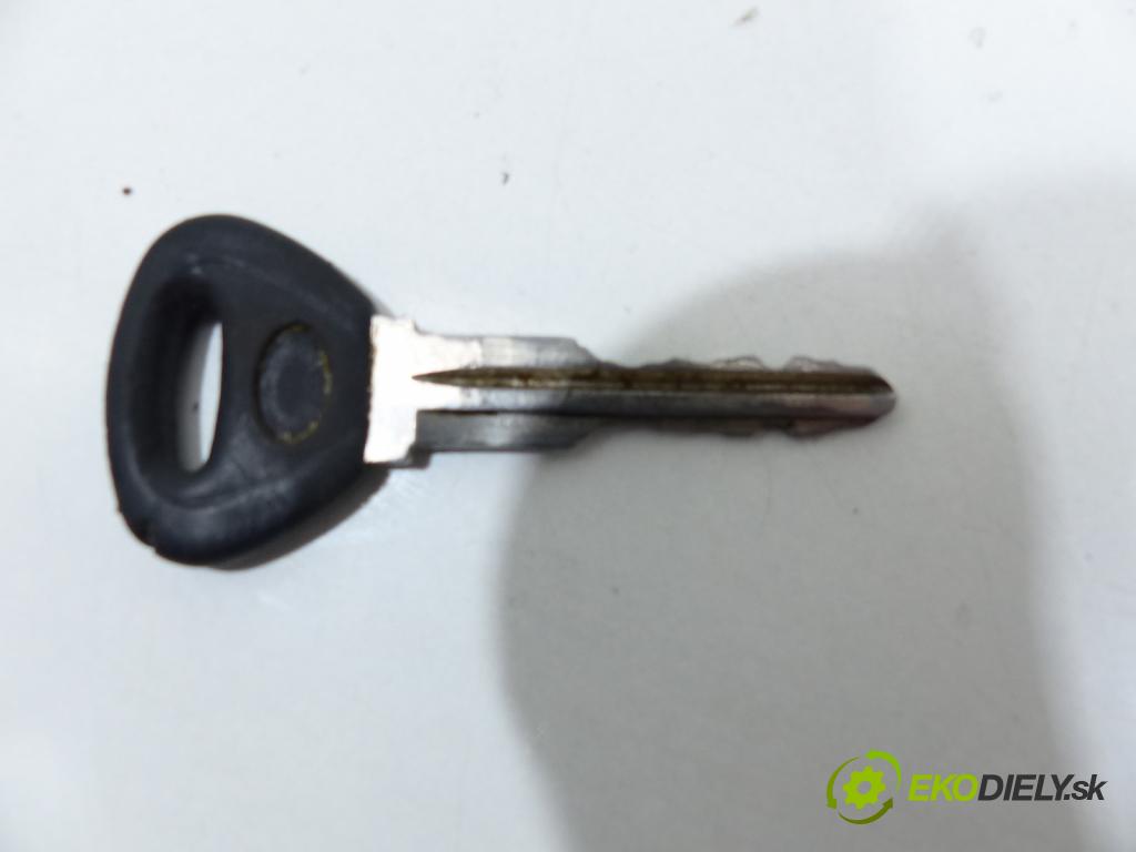 Mazda 323f 1.5 16V 88 HP 65 kW 1500 cm3 spinačka (Spínacie skrinky a kľúče)