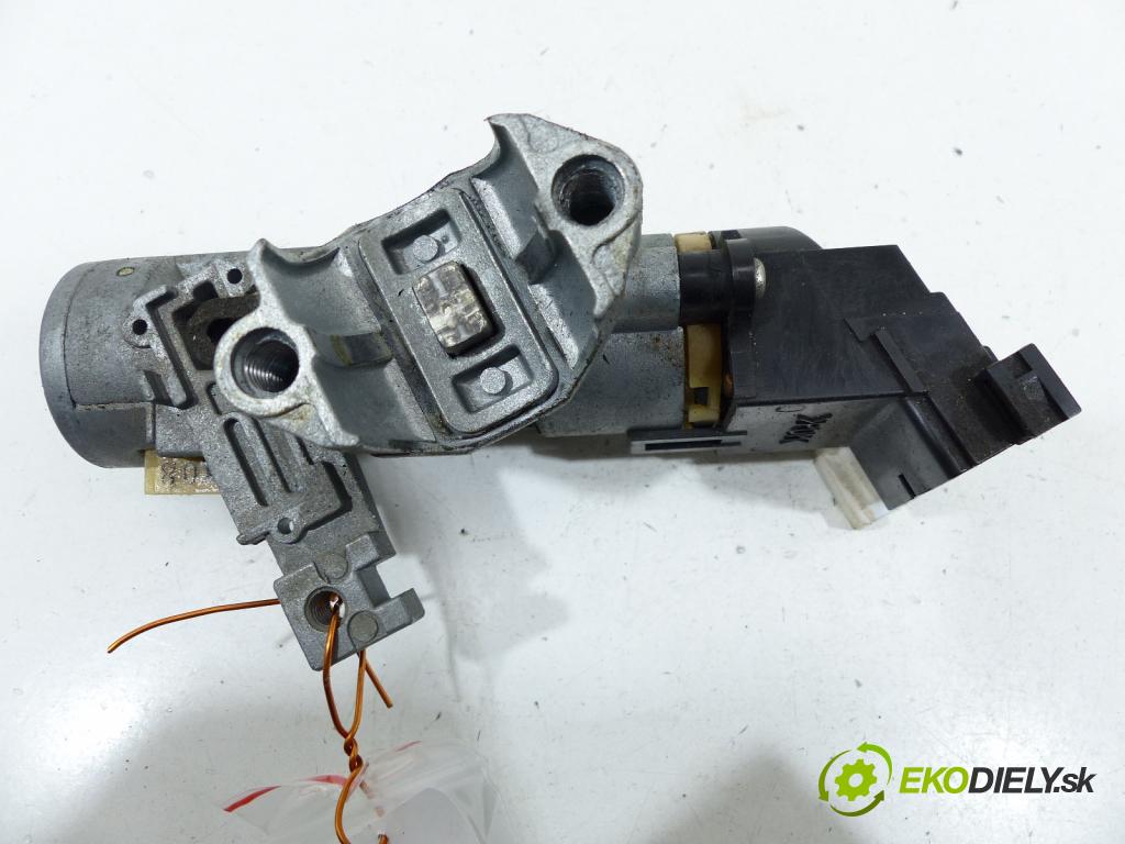 Mazda 323f 1.5 16V 88 HP 65 kW 1500 cm3 spinačka (Spínacie skrinky a kľúče)