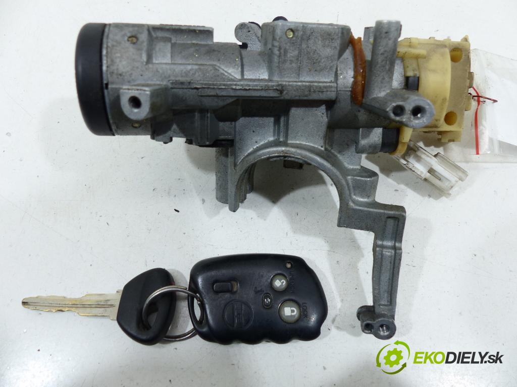 Mazda 323f 1.5 16V   1500 cm3  spinačka  (Spínacie skrinky a kľúče)