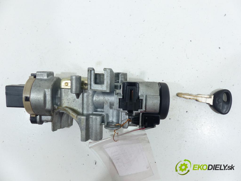 Mazda 323f 1.6 16V 98 HP  72 kW 1600 cm3  spinačka  (Spínacie skrinky a kľúče)