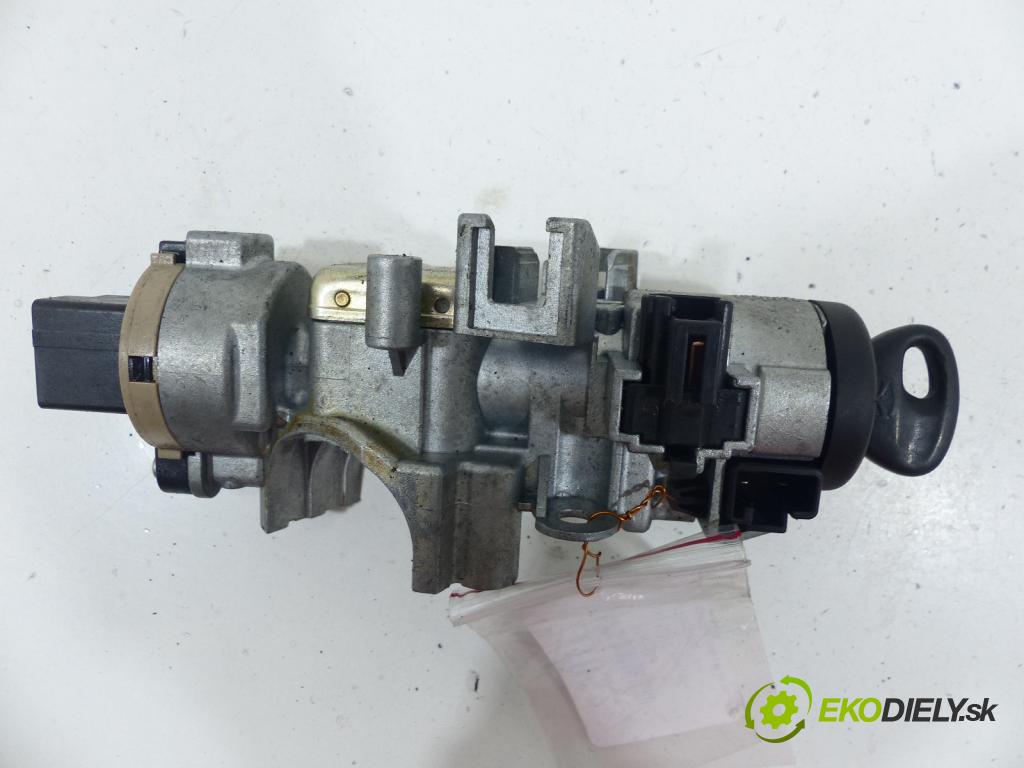 Mazda 323f 1.6 16V 98 HP  72 kW 1600 cm3  spinačka  (Spínacie skrinky a kľúče)