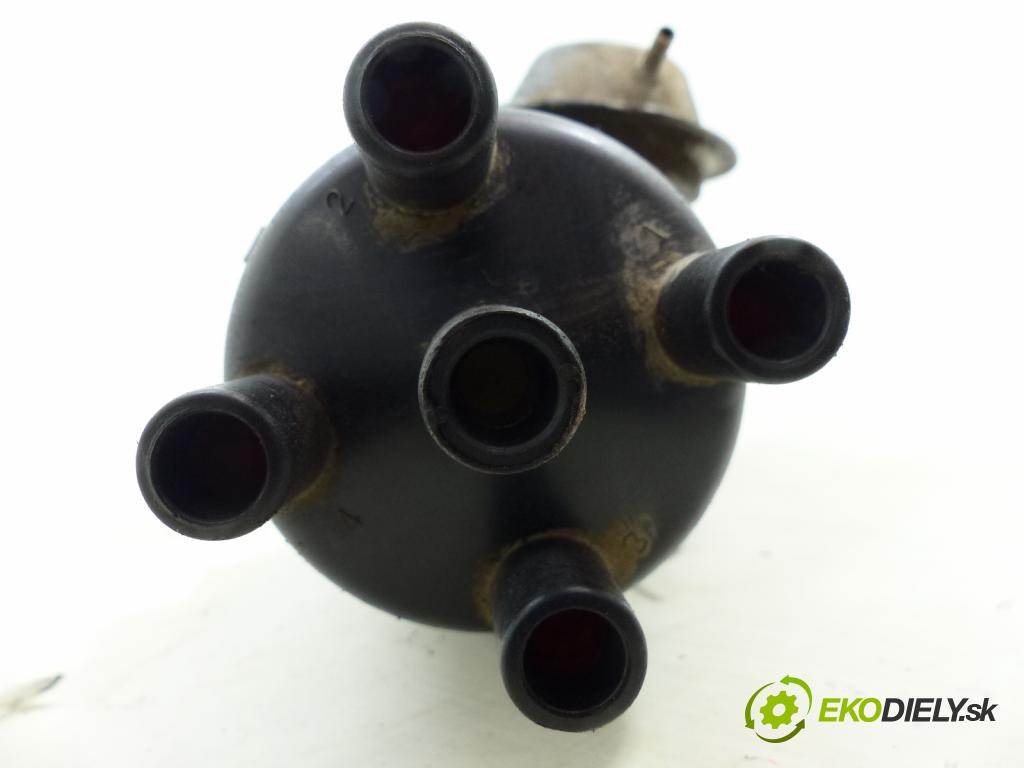 Lada Niva 1.7 8V Karburátor 80 HP  59 kW 1700 cm3  Rozdeľovač -  (Rozdeľovače)