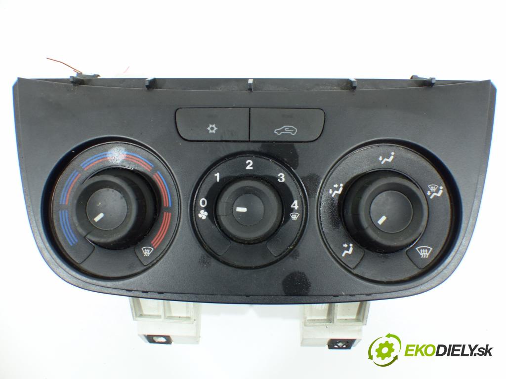 Fiat Doblo II 2010- 1.6 JTD 105 HP  77 kW 1600 cm3  - Panel kúrenia 