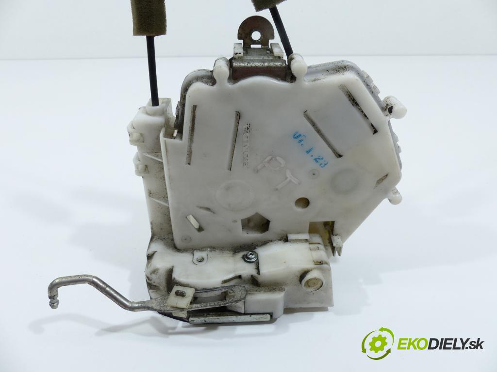 Honda Fr-v 2.2 i-CTDI 140 hp  103 kW 2200 cm3  zámok zadní část pravý