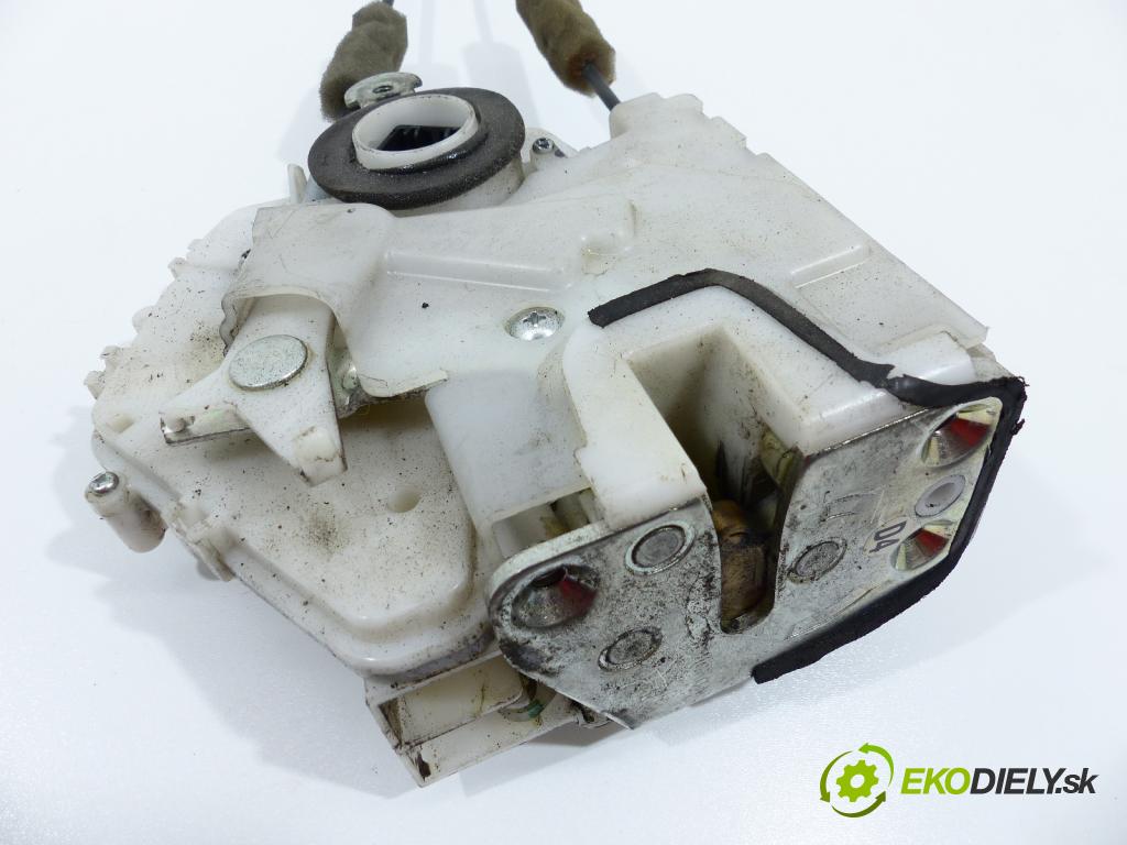 Honda Fr-v 2.2 i-CTDI 140 hp  103 kW 2200 cm3  zámok zadní část pravý