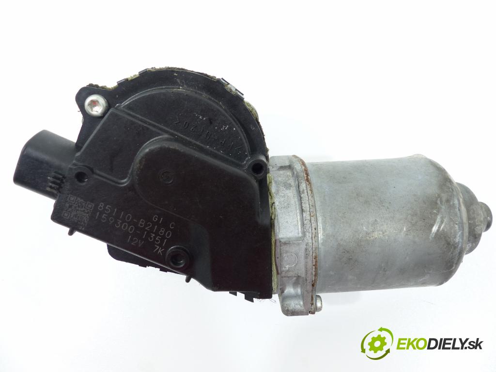 Daihatsu Cuore 1.0 12V 69 hp  51 kW 1000 cm3  motor stěračů přední část