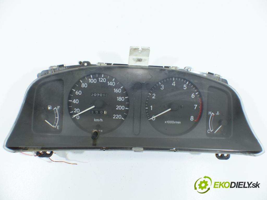 Toyota Corolla E11 1997-2002 1.4 16V vvt-i 97 hp  71 kW 1400 cm3  prístrojovka  (Přístrojové desky, displeje)