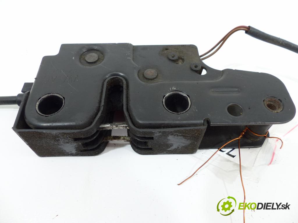 Skoda Octavia II 2004-2013 1.6 16V FSI 116 hp  85 kW 1600 cm3  zámok kapoty