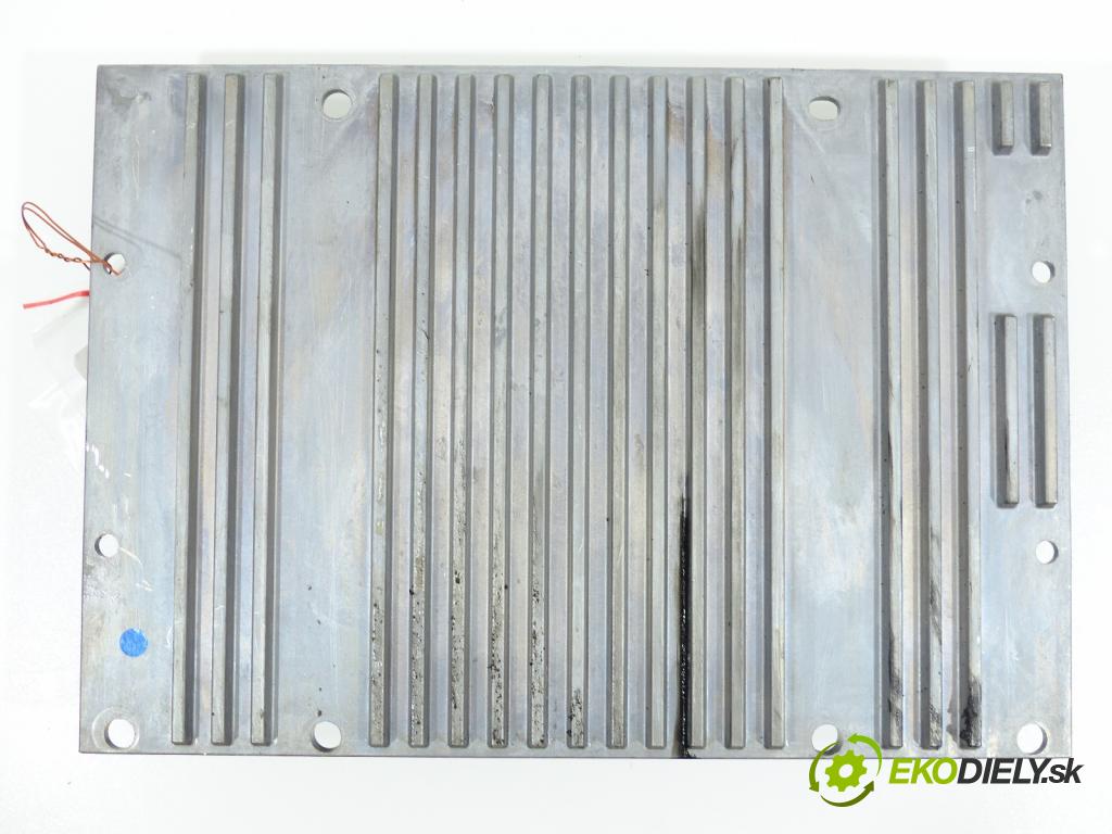 Volvo S40 II 2004-2012 2.0D 150 hp  110 kW 2000 cm3  zesilovač  (Zesilovače)